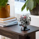 75429 - Le casque du pilote de AT-AT