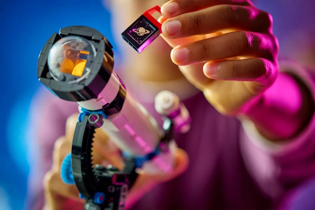 LEGO Creator 3-en-1 Le télescope d’exploration spatiale - 31378