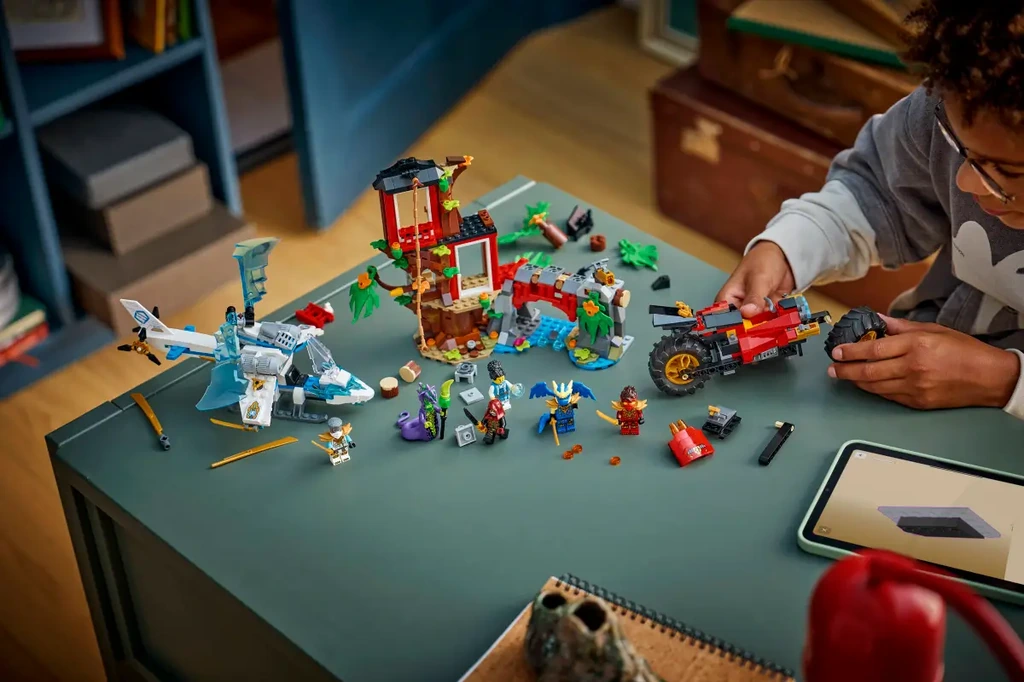 LEGO Ninjago La cabane et les véhicules des Ninjas - 71857