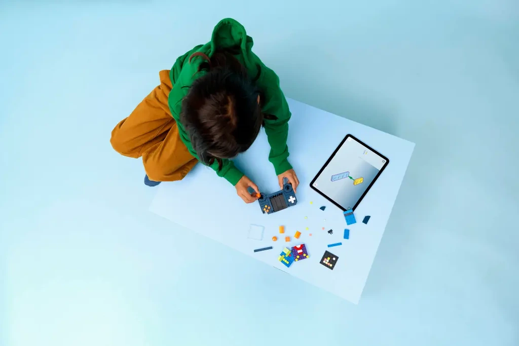 LEGO Creator 3-en-1 La console de jeu rétro - 31380