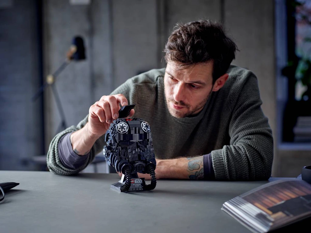 LEGO Star Wars Le casque de pilote de TIE-Fighter 75274