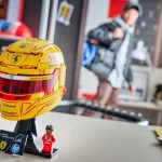 LEGO Editions Scuderia Ferrari HP Casque de Lewis Hamilton 43022