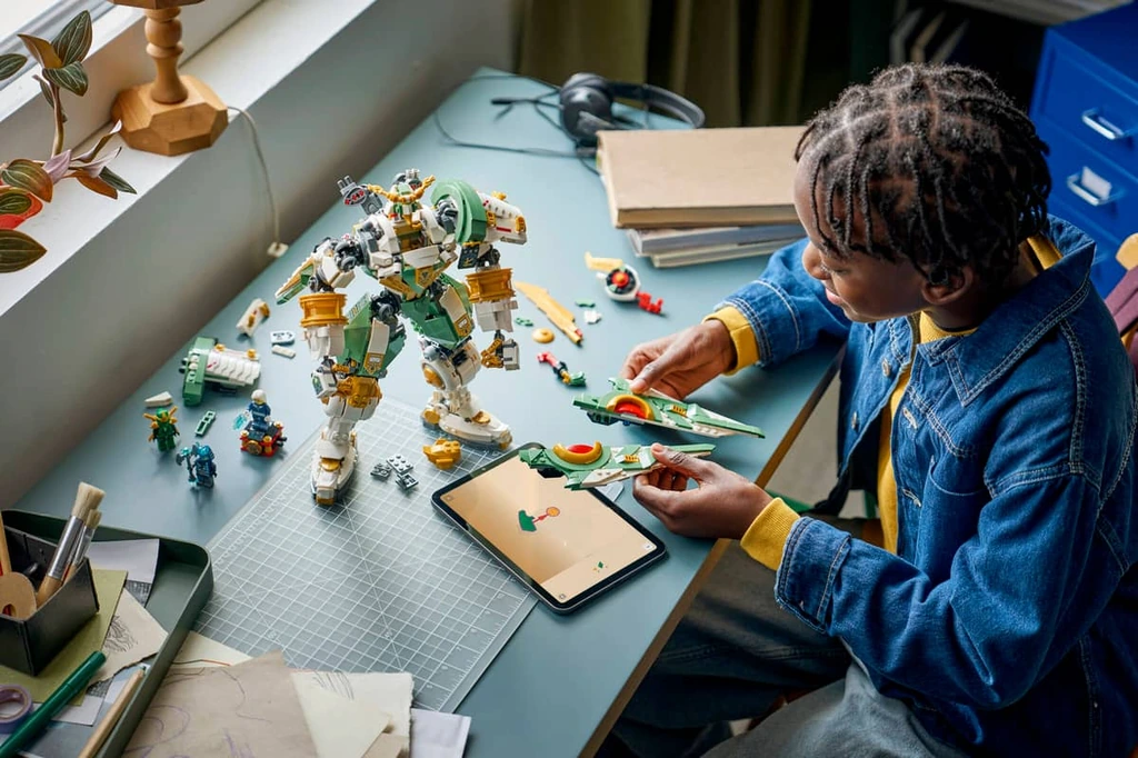 15e anniversaire : le robot Titan de Lloyd 71860 LEGO Ninjago