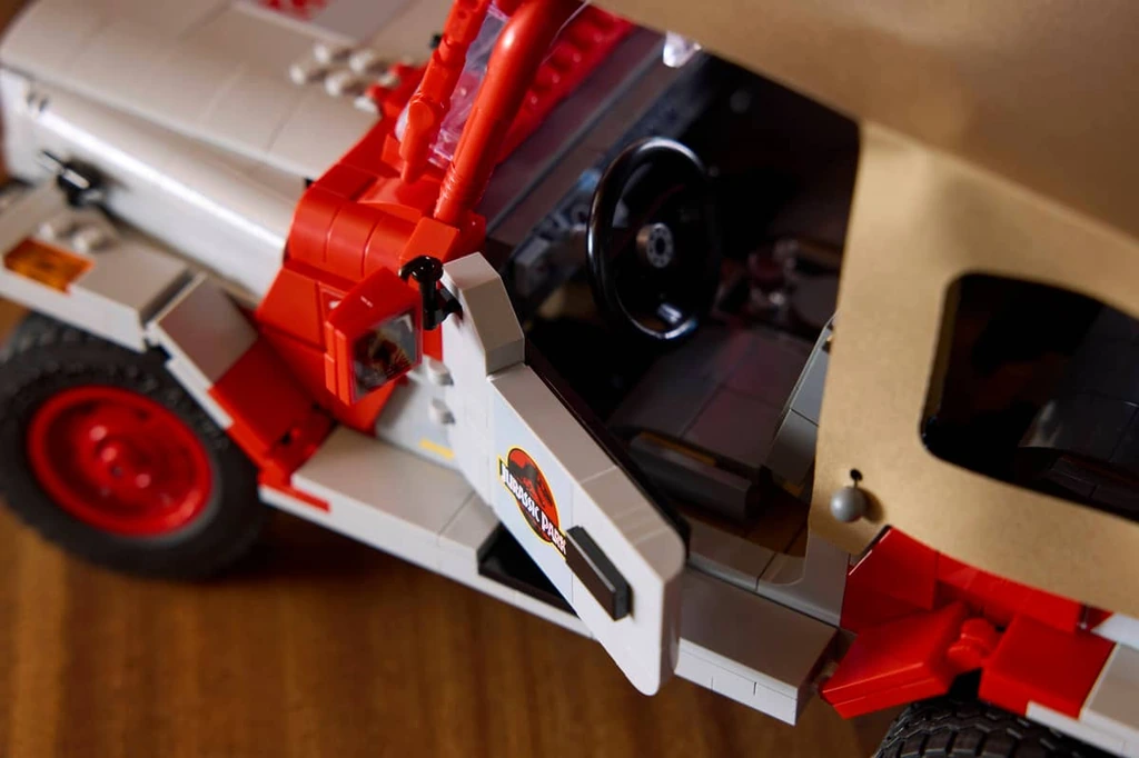 Jurassic Park Jeep® Wrangler 77984 LEGO Jurassic World