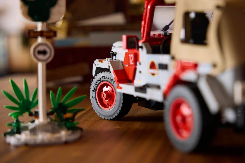 Jurassic Park Jeep® Wrangler 77984 LEGO Jurassic World