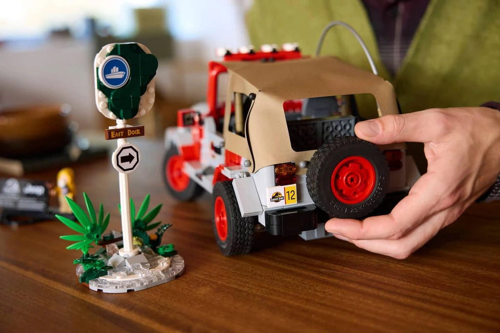 Jurassic Park Jeep® Wrangler 77984 LEGO Jurassic World