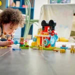 La maison de Mickey Mouse avec Minnie et Pluto - image 6