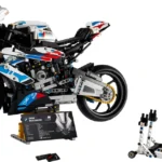 BMW M 1000 RR - image 1