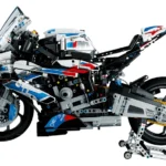 BMW M 1000 RR - image 3