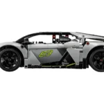 Supercar Lamborghini Revuelto - image 3
