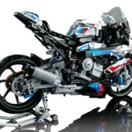 BMW M 1000 RR - image 4