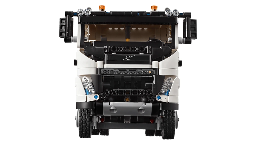 Camion Volvo FMX et pelleteuse électrique EC230 - image 4