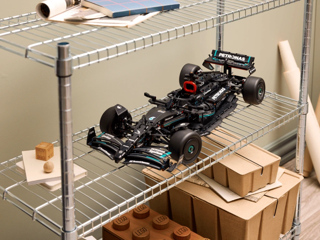 Mercedes-AMG F1 W14 E Performance - image 9