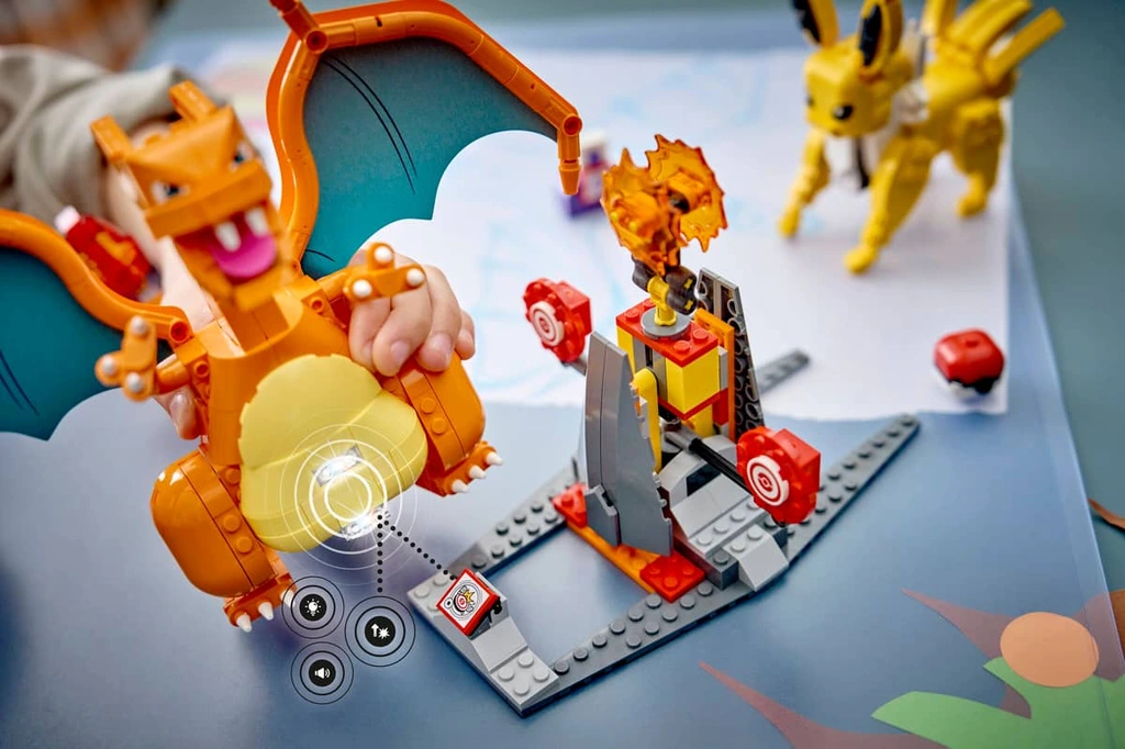 SMART Play : Le combat ultime entre Dracaufeu et Voltali 72167