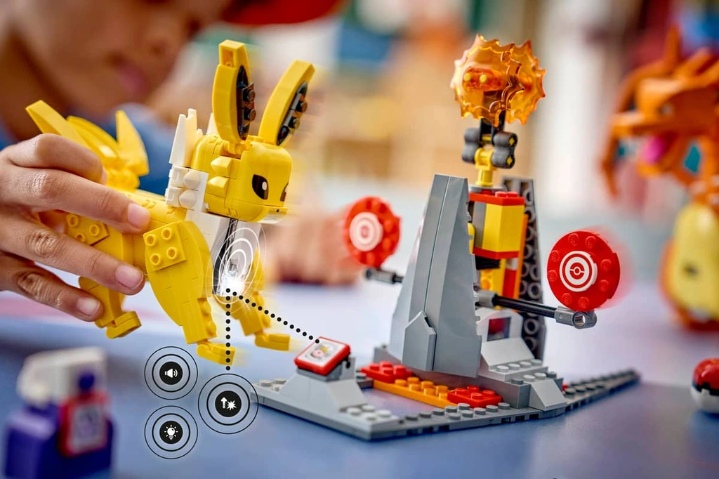 SMART Play : Le combat ultime entre Dracaufeu et Voltali 72167