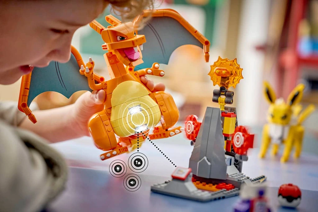 SMART Play : Le combat ultime entre Dracaufeu et Voltali 72167
