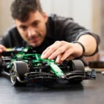 Voiture Aston Martin Aramco AMR25 F1® - image 14