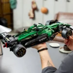 Voiture Aston Martin Aramco AMR25 F1® - image 18
