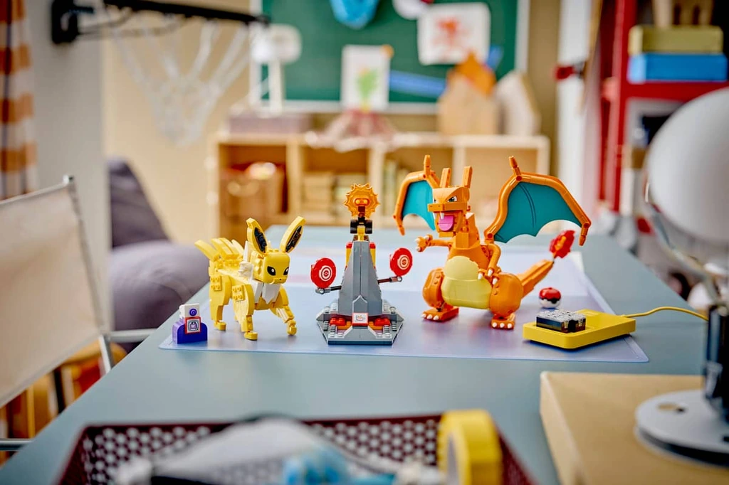 SMART Play : Le combat ultime entre Dracaufeu et Voltali 72167