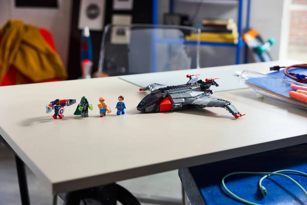 Avengers : Doomsday Le Quinjet - image 11